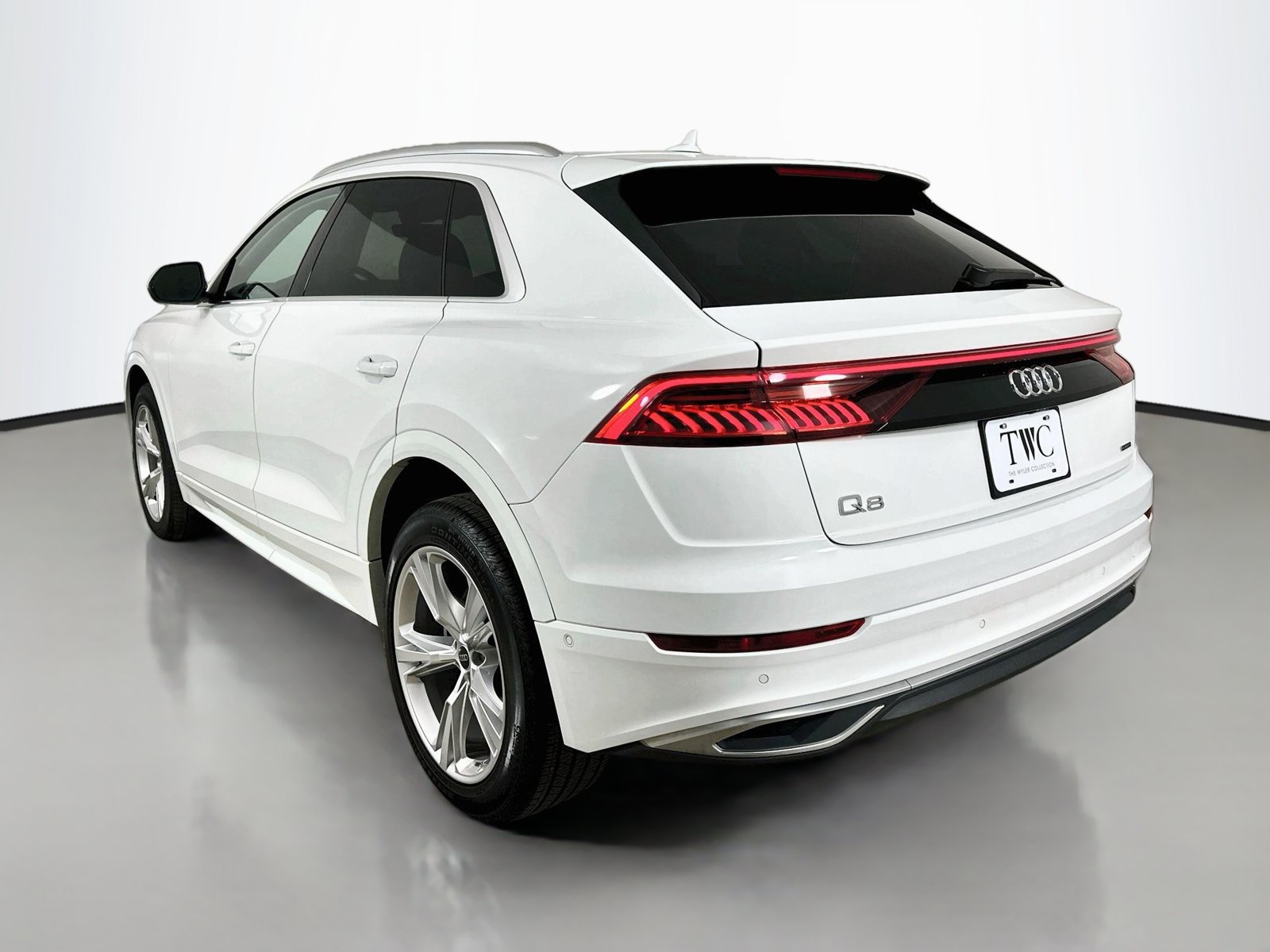 Certified 2023 Audi Q8 Premium w/ Convenience Package AWD/4WD image 7