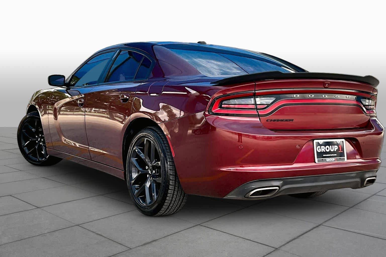 Used 2019 Dodge Charger SXT w/ Blacktop Package RWD image 12