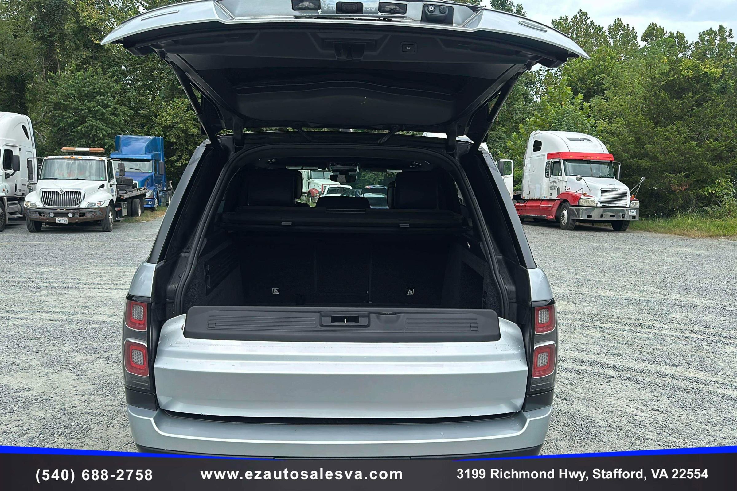 Used 2018 Land Rover Range Rover Supercharged image 11