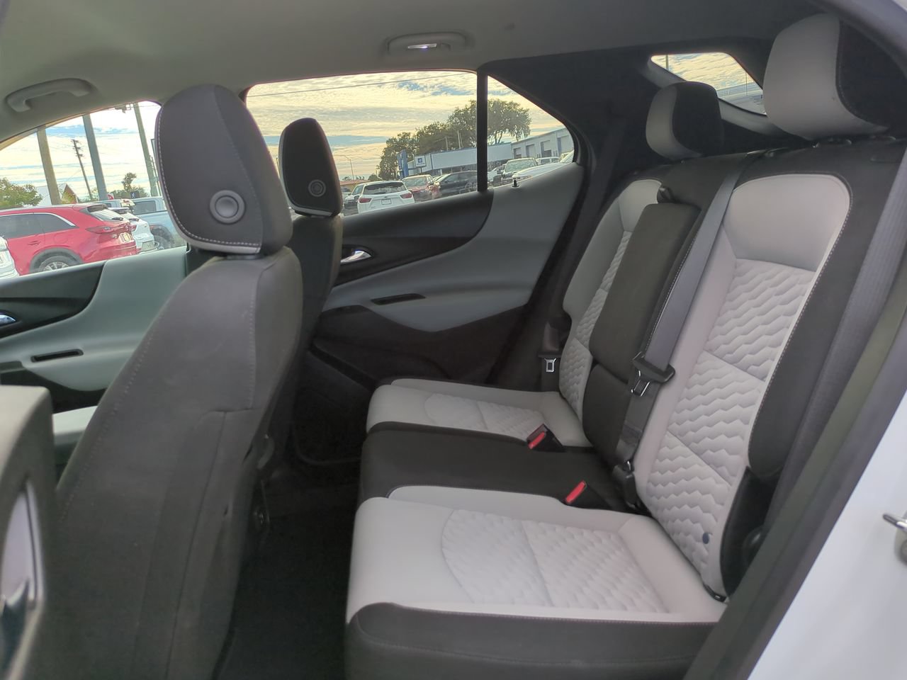 Used 2021 Chevrolet Equinox LT FWD image 12