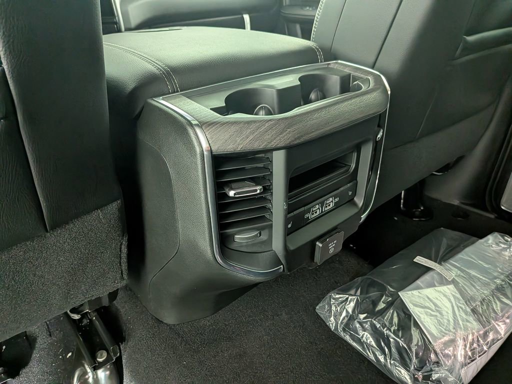 New 2026 RAM 2500 Laramie AWD/4WD image 33