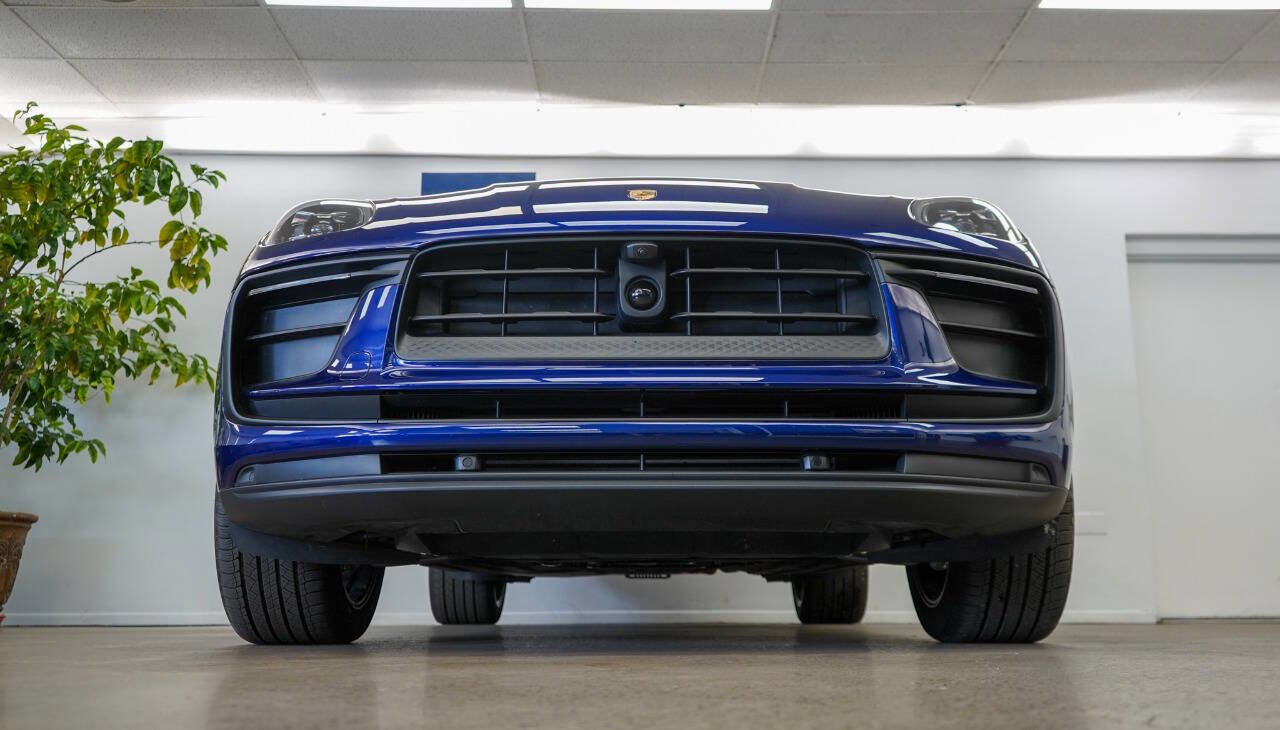 Used 2024 Porsche Macan image 25