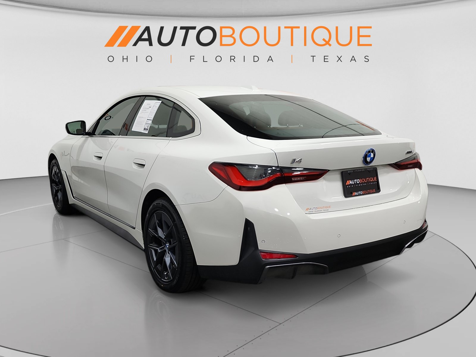 Used 2024 BMW i4 eDrive35 w/ Premium Package RWD image 3