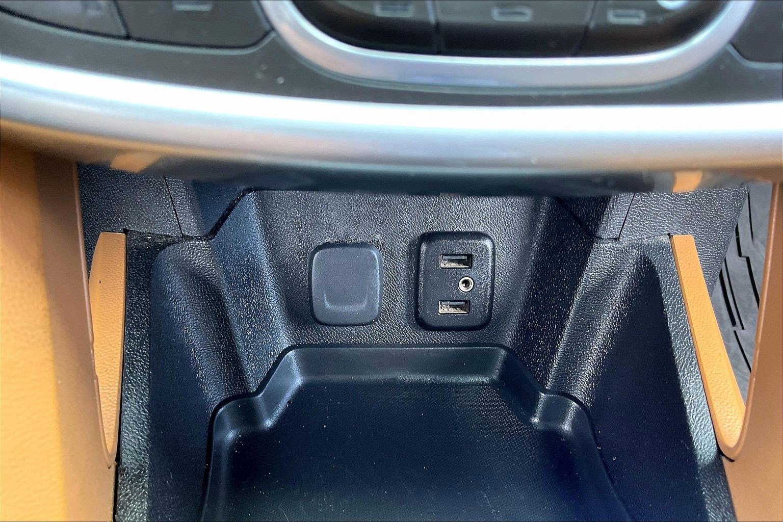 Used 2018 Chevrolet Volt Premier w/ Driver Confidence Package FWD image 21