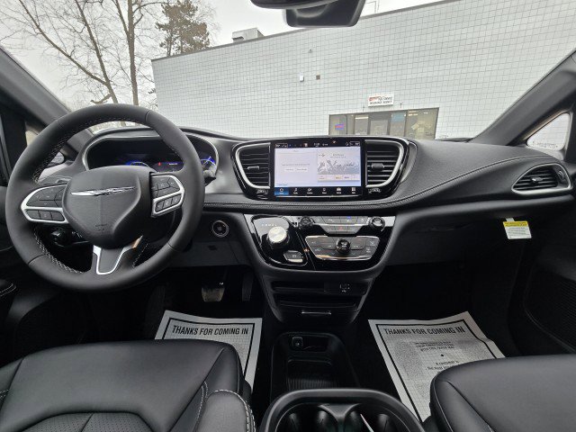 New 2026 Chrysler Pacifica Select image 14
