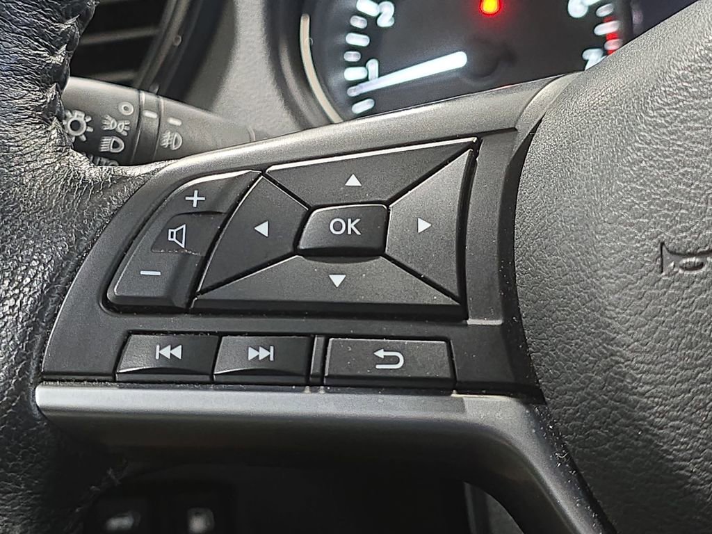 Used 2020 Nissan Rogue SL image 17