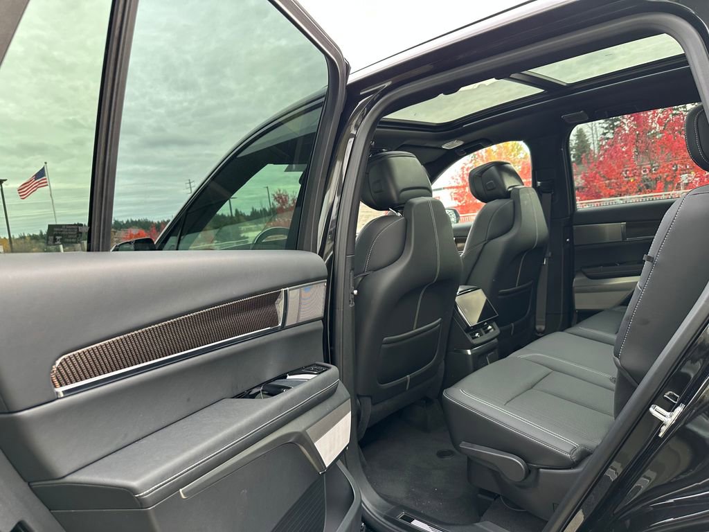 Used 2026 Cadillac Vistiq Sport image 16