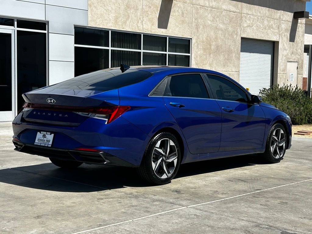 Used 2022 Hyundai Elantra SEL w/ Convenience + Premium Package FWD image 8
