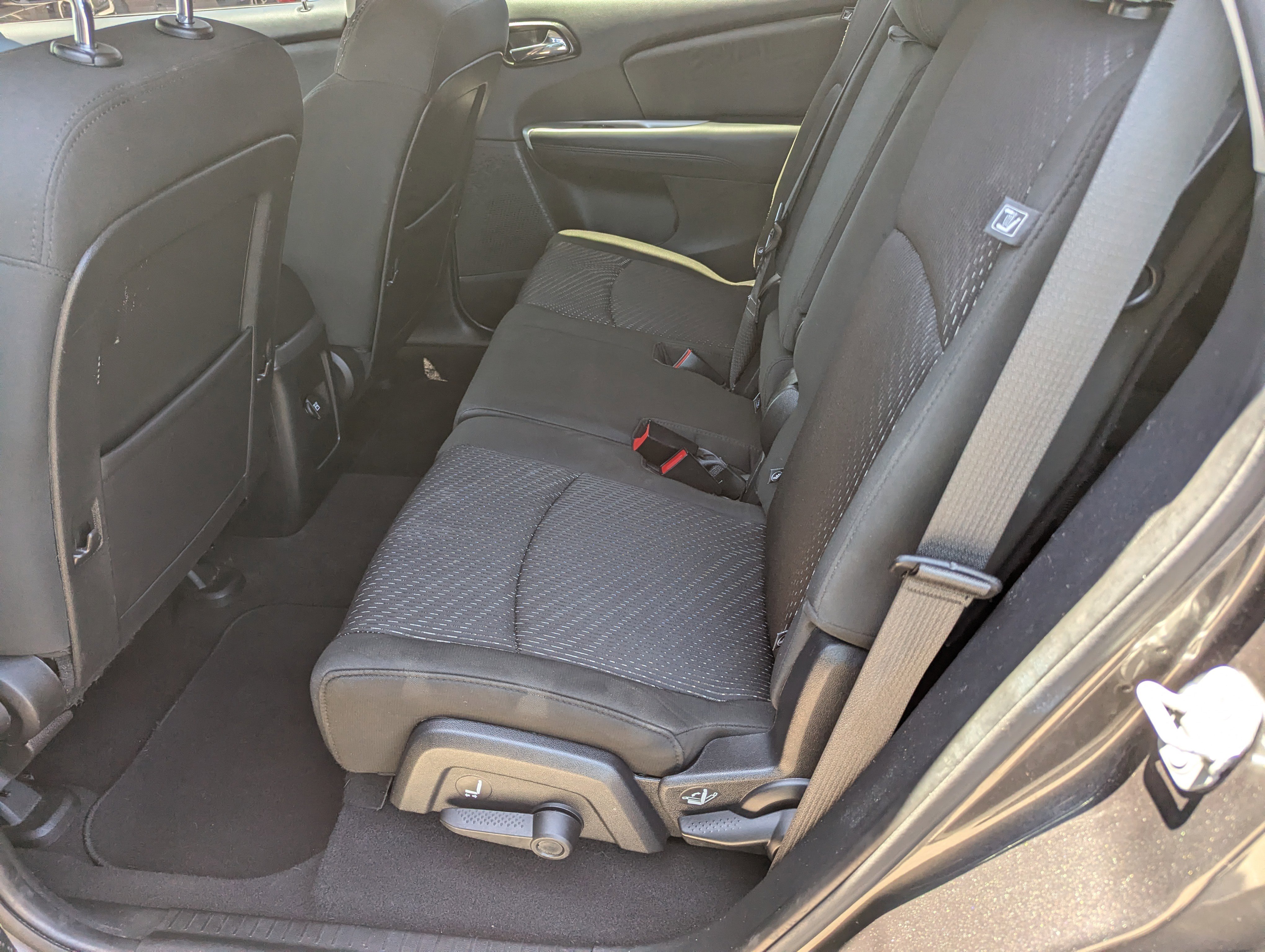 Used 2020 Dodge Journey SE w/ SE Popular Equipment Group image 16