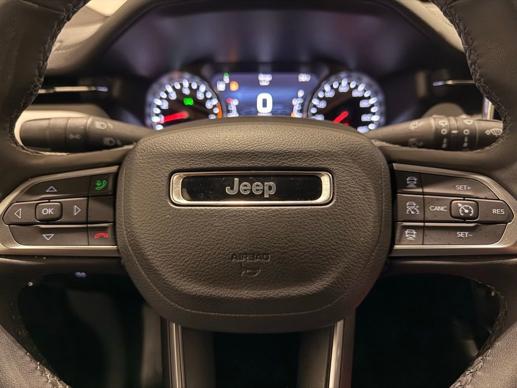 Used 2025 Jeep Compass Limited AWD/4WD image 18