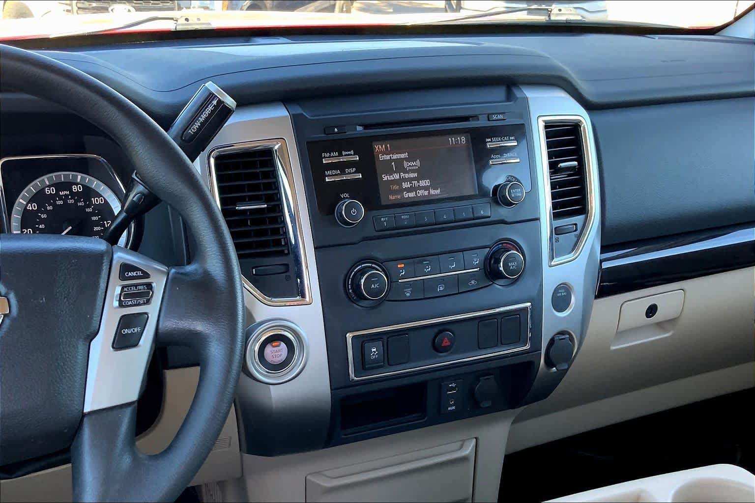 Used 2017 Nissan Titan SV RWD image 7