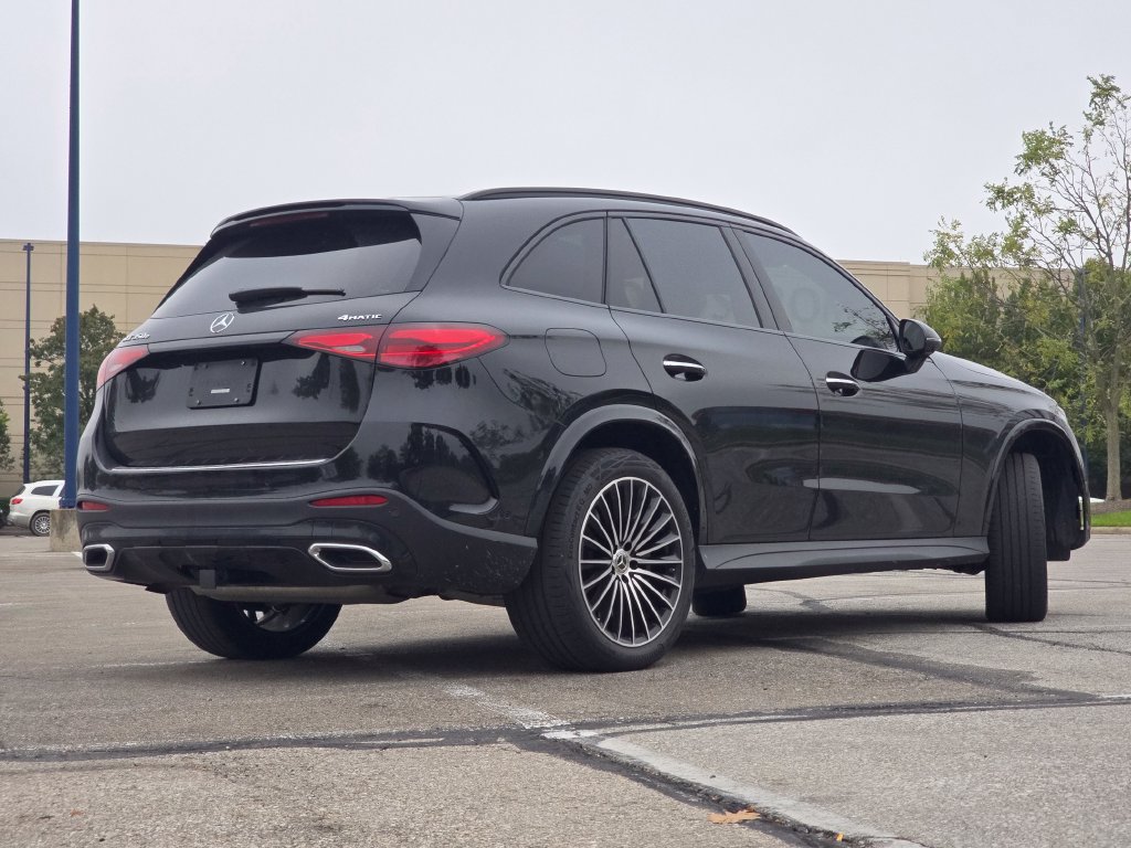 Used 2025 Mercedes-Benz GLC 350e 4MATIC image 17