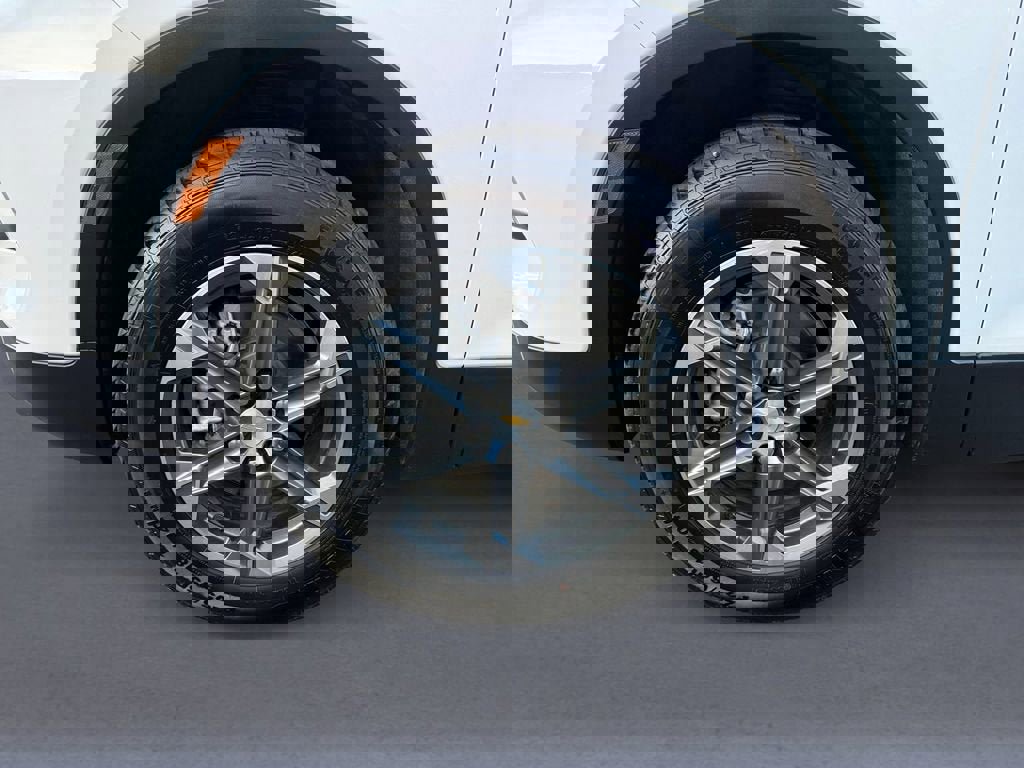 Used 2025 Chevrolet Blazer LT image 9