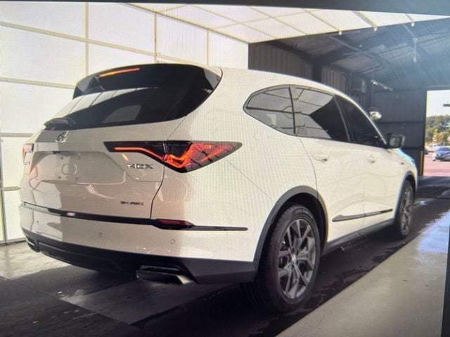 Used 2023 Acura MDX A-Spec AWD/4WD image 3