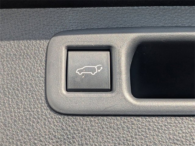 Used 2020 Toyota Highlander XLE image 15