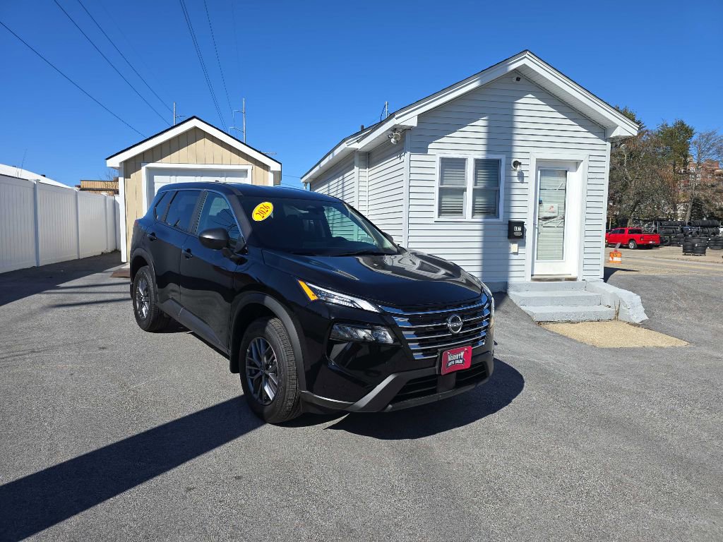 Used 2026 Nissan Rogue S image 2