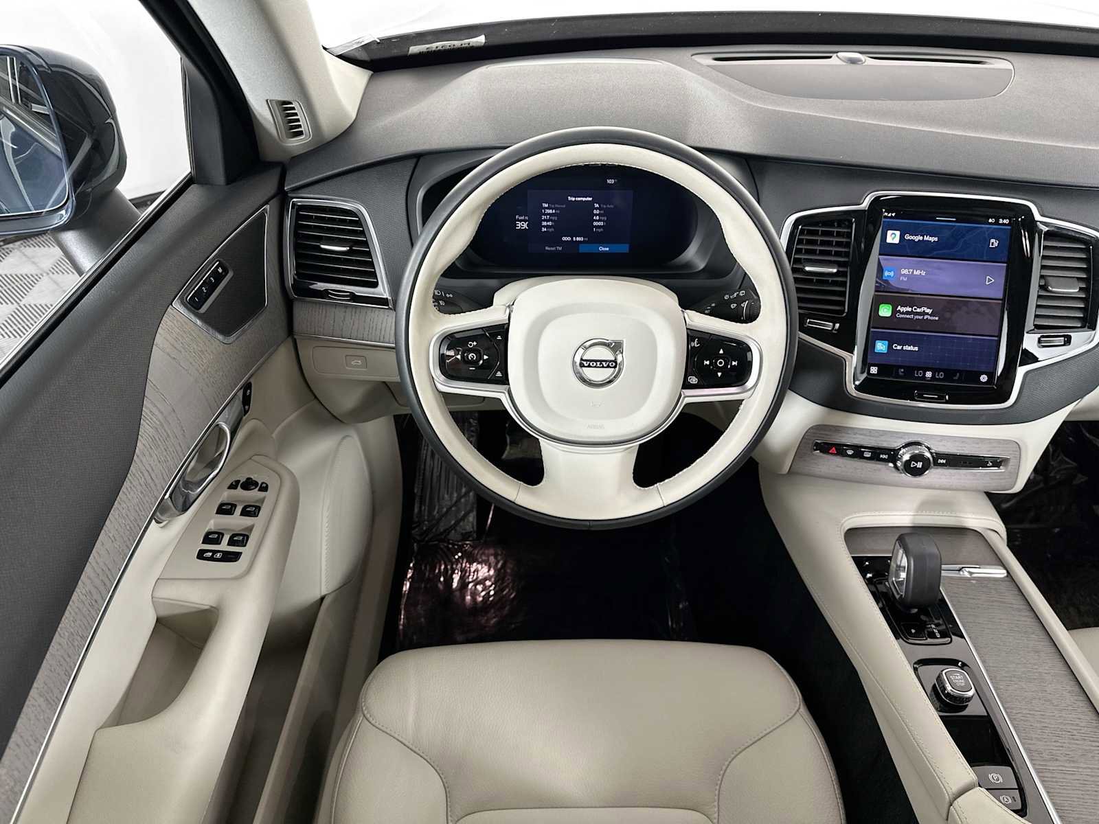 Used 2025 Volvo XC90 B6 Plus w/ Protection Package Premier image 21