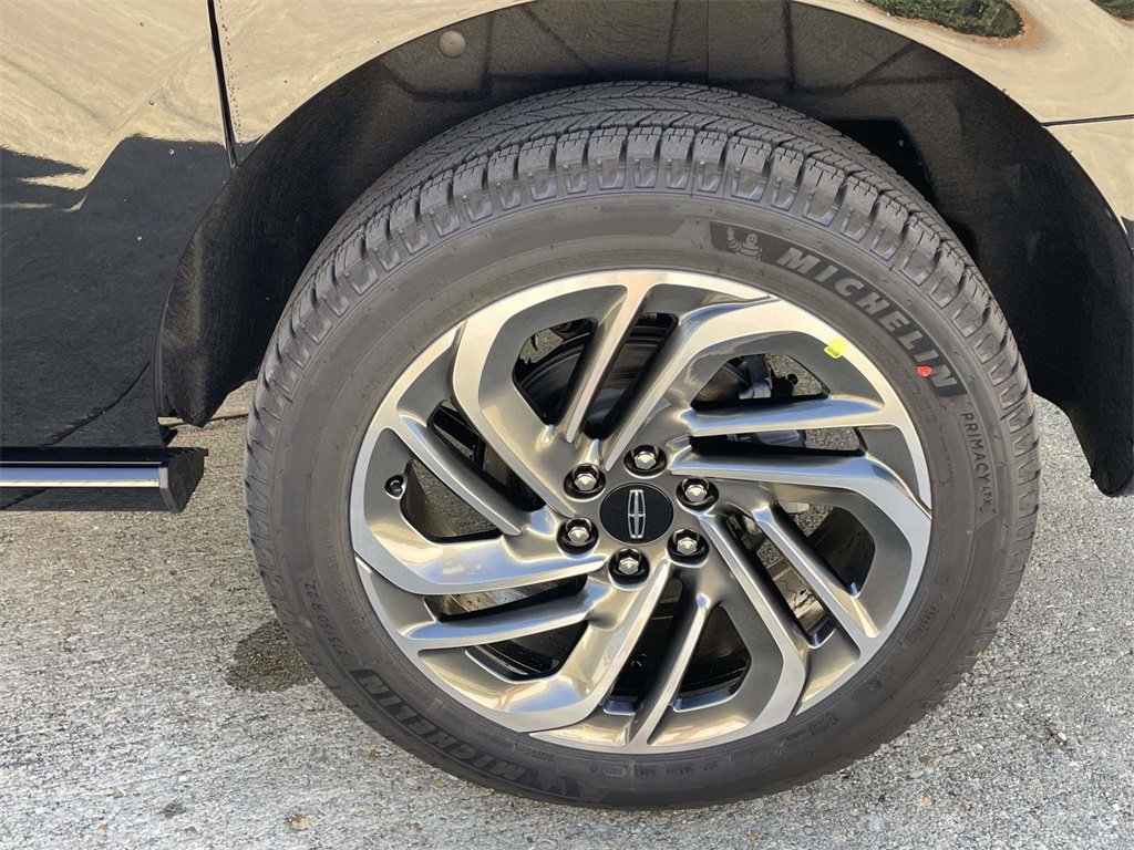 New 2025 Lincoln Navigator L Reserve image 9