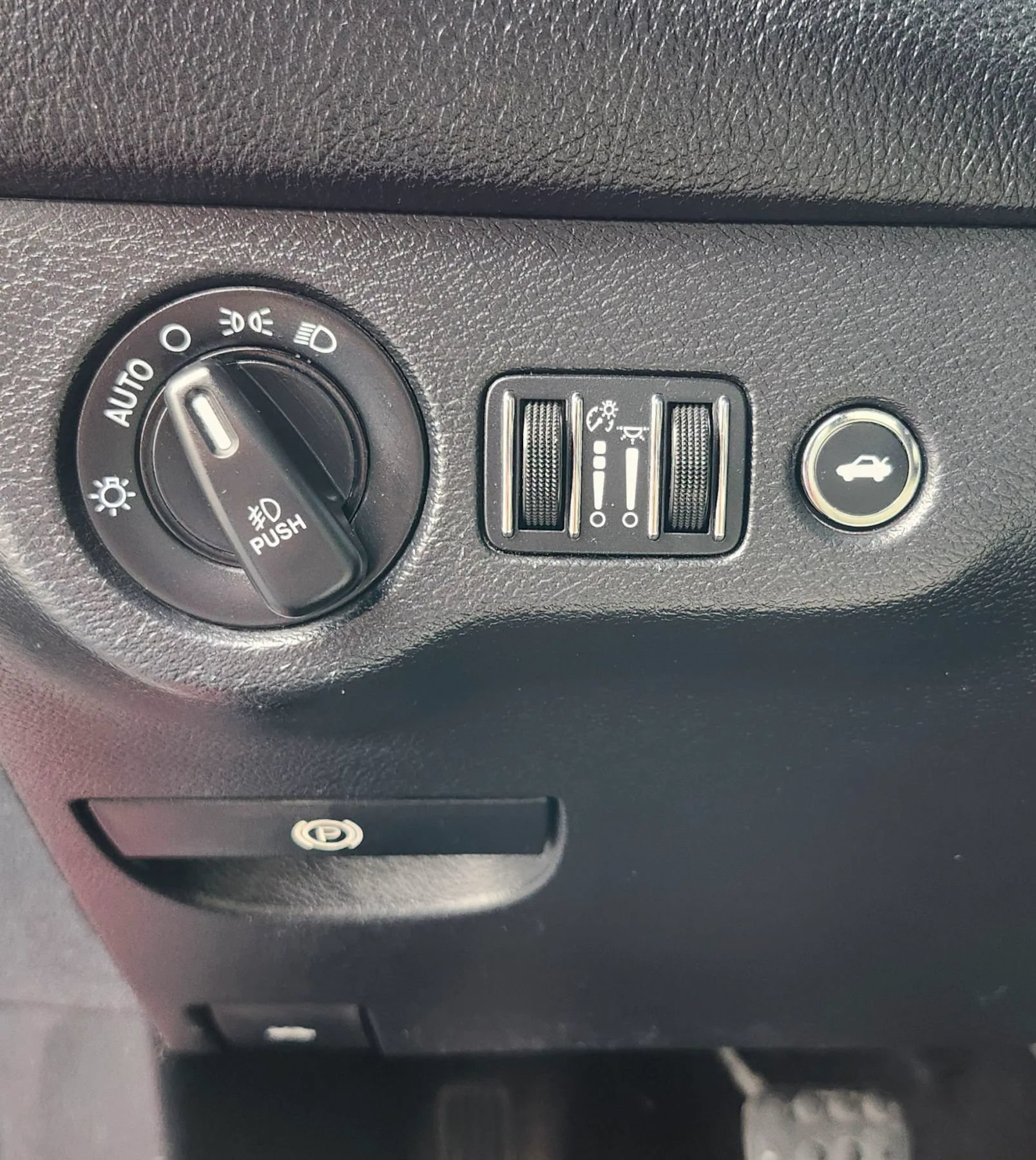 Used 2017 Dodge Challenger R/T Plus RWD image 19