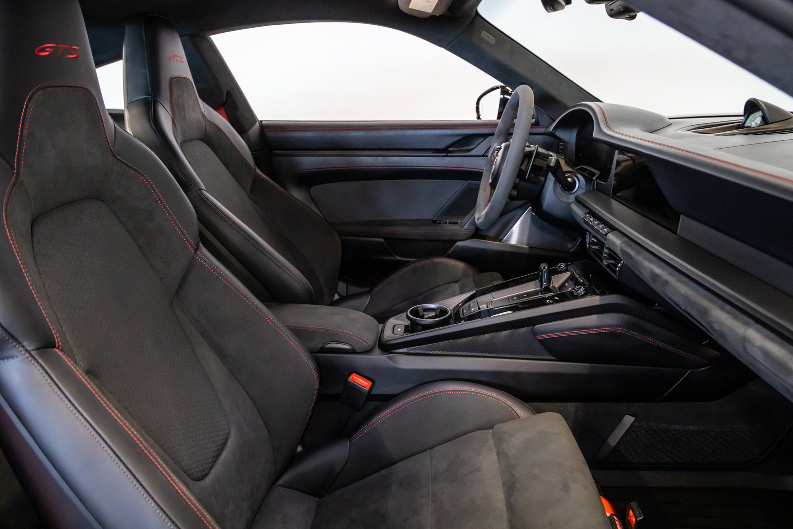 Used 2025 Porsche 911 Carrera GTS RWD image 33