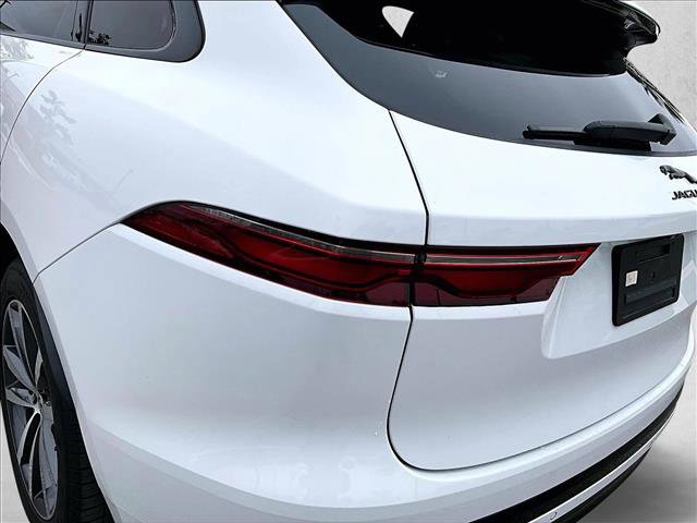 Used 2025 Jaguar F-PACE R-Dynamic S image 29