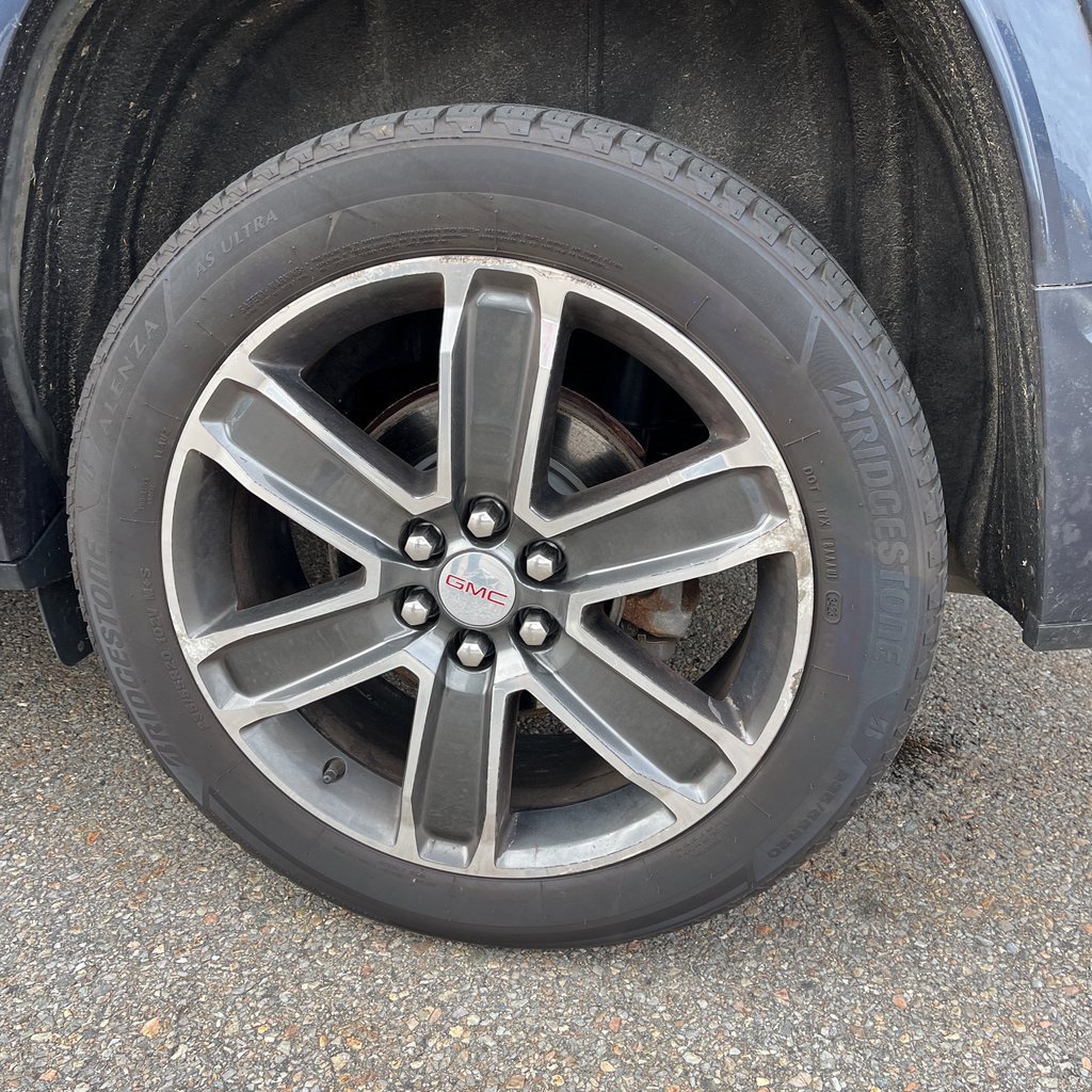 Used 2018 GMC Acadia Denali image 10