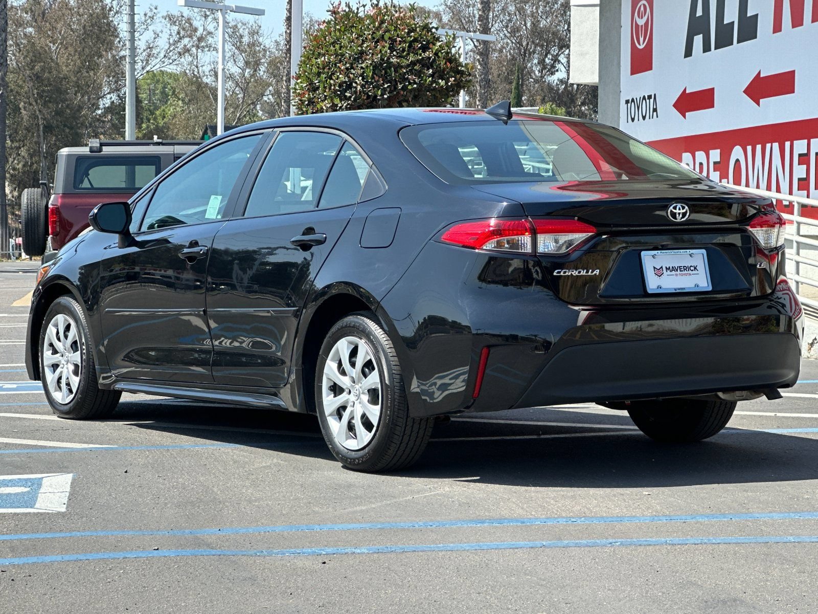 Used 2026 Toyota Corolla LE FWD image 3