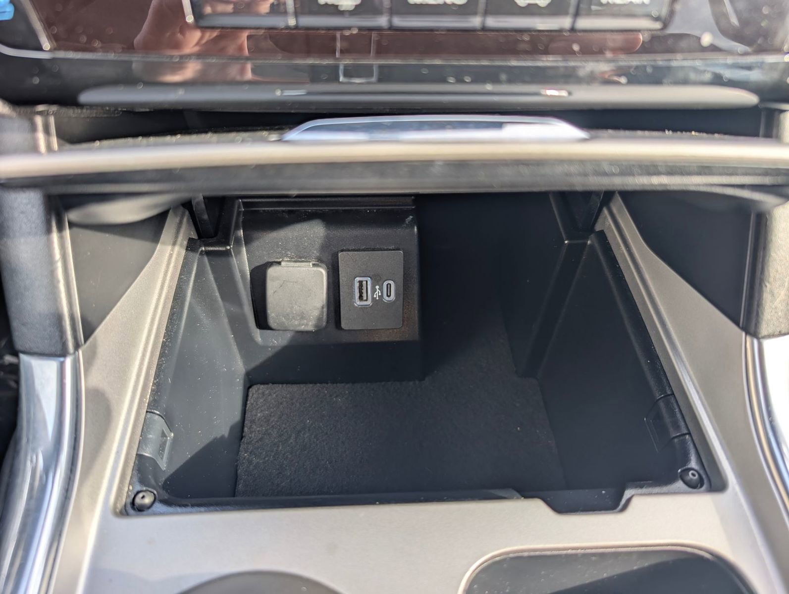 Used 2023 Ford Explorer Limited w/ Equipment Group 301A image 20