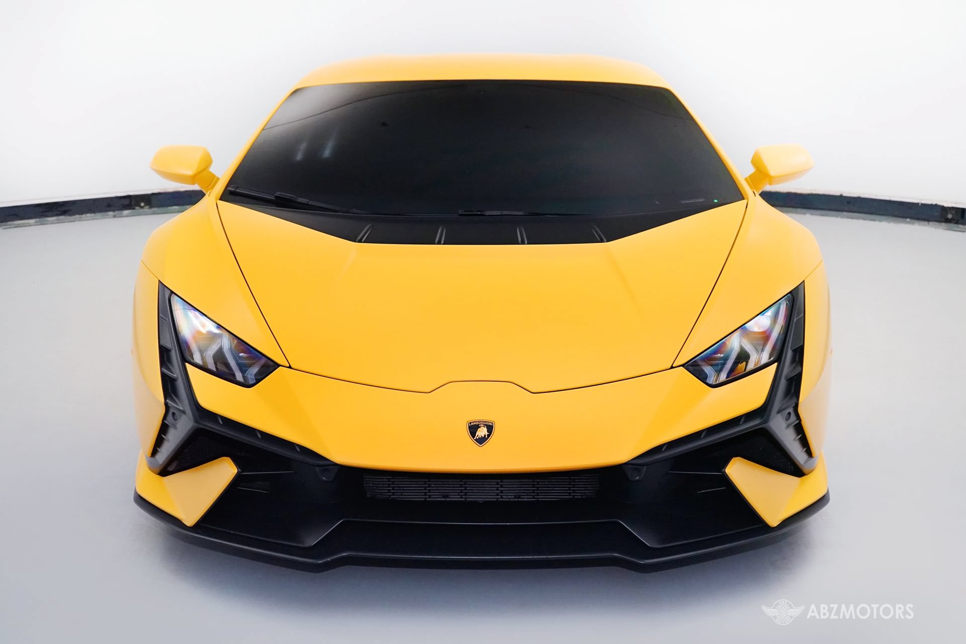 Used 2023 Lamborghini Huracan Tecnica RWD image 3