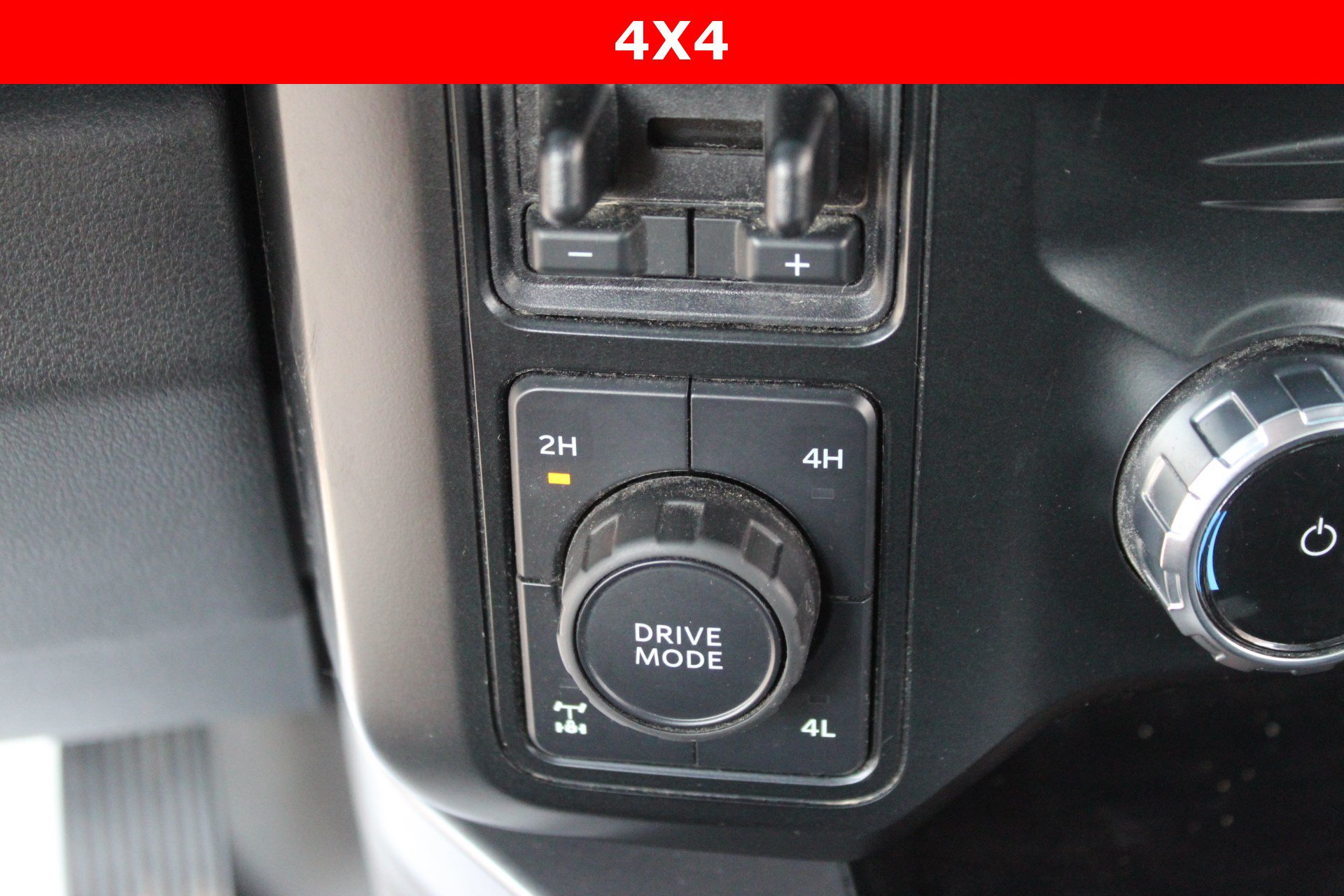 Used 2023 Ford F250 Lariat w/ Lariat Ultimate Package AWD/4WD image 26