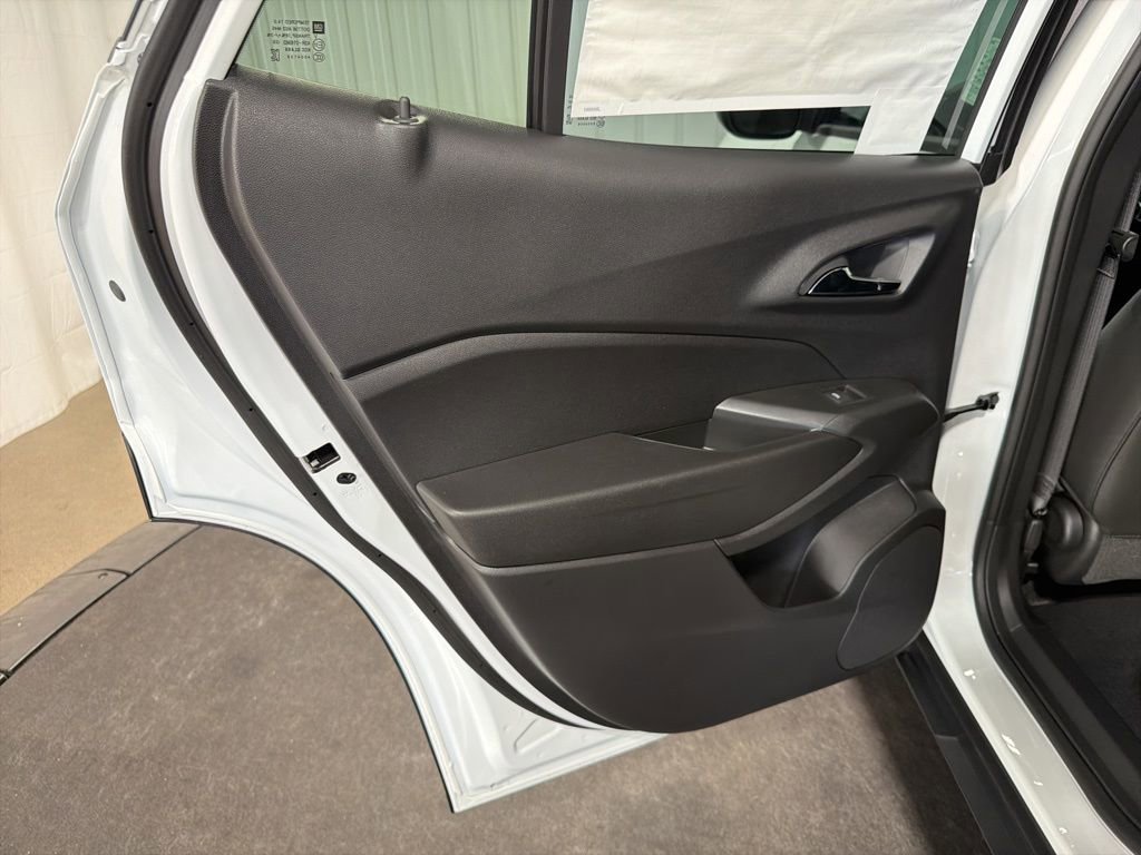 New 2026 Chevrolet Trax LT w/ Sunroof Package image 17