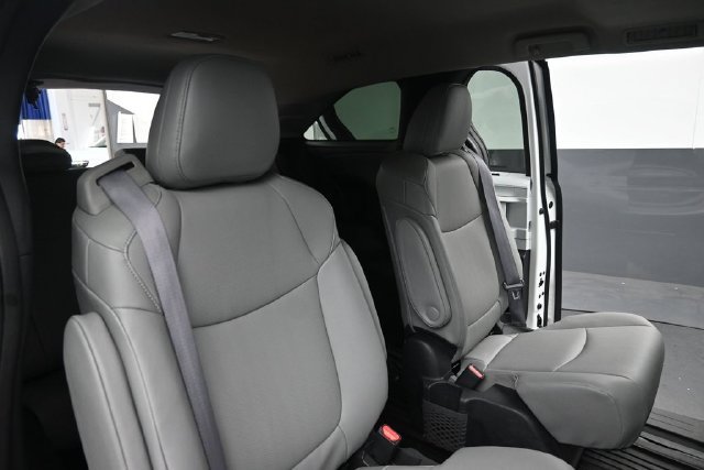 Used 2025 Toyota Sienna XLE w/ XLE Plus Package AWD/4WD image 25