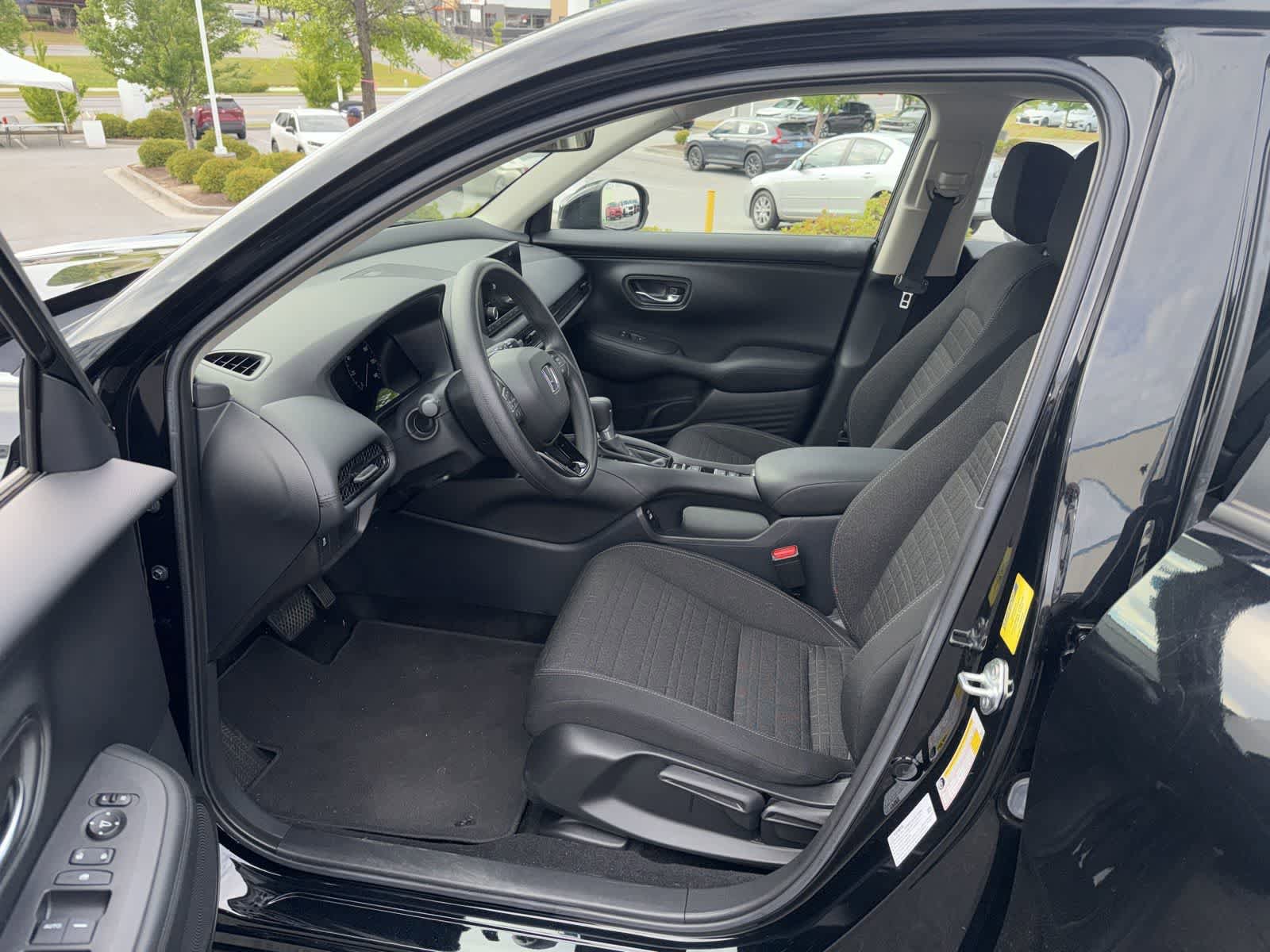 Used 2023 Honda HR-V LX image 16