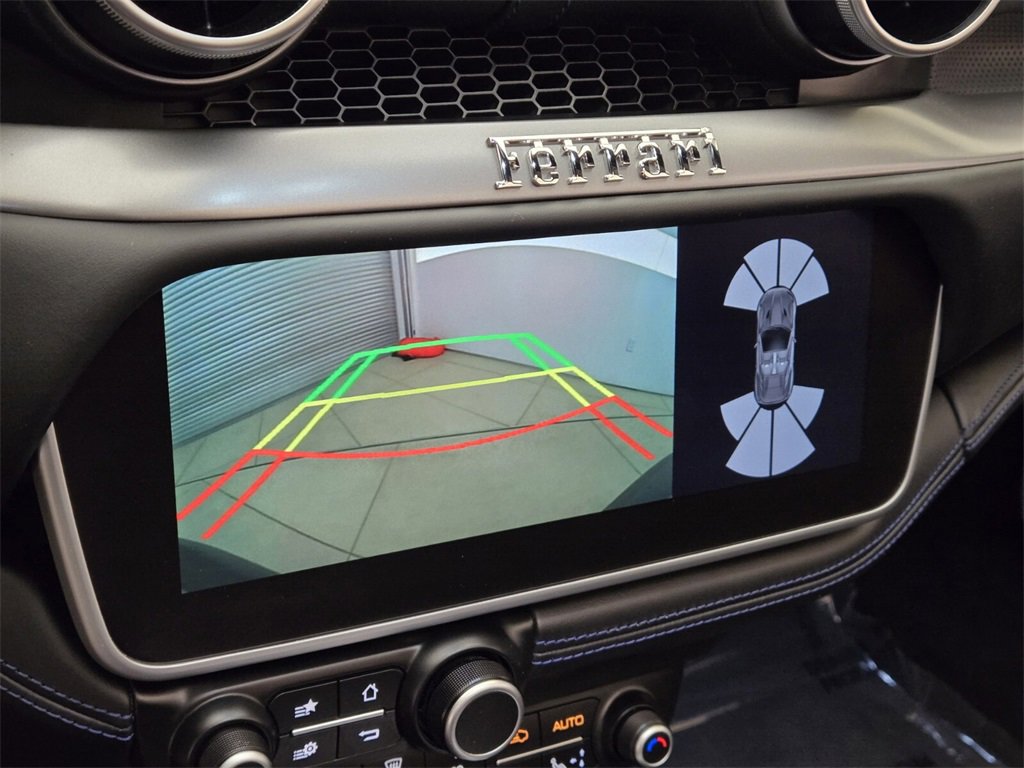 Used 2019 Ferrari Portofino image 39
