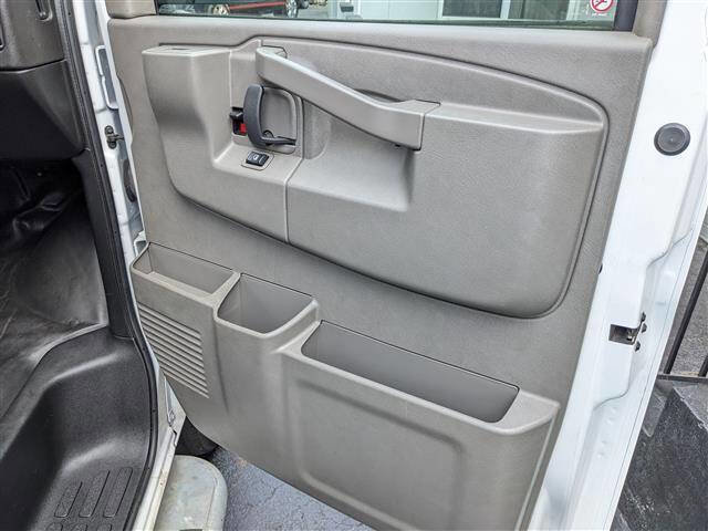 Used 2024 GMC Savana 2500 w/ Driver Convenience Package image 20