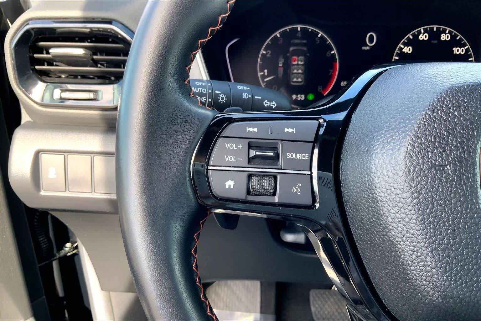 Used 2025 Honda Pilot Sport image 21