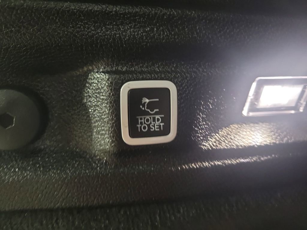 Used 2023 Jeep Grand Cherokee L Summit image 12