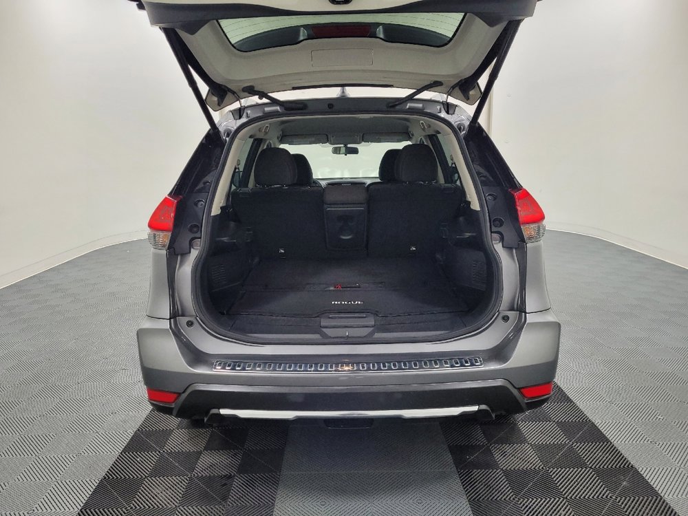Used 2018 Nissan Rogue SV w/ Premium Package image 29