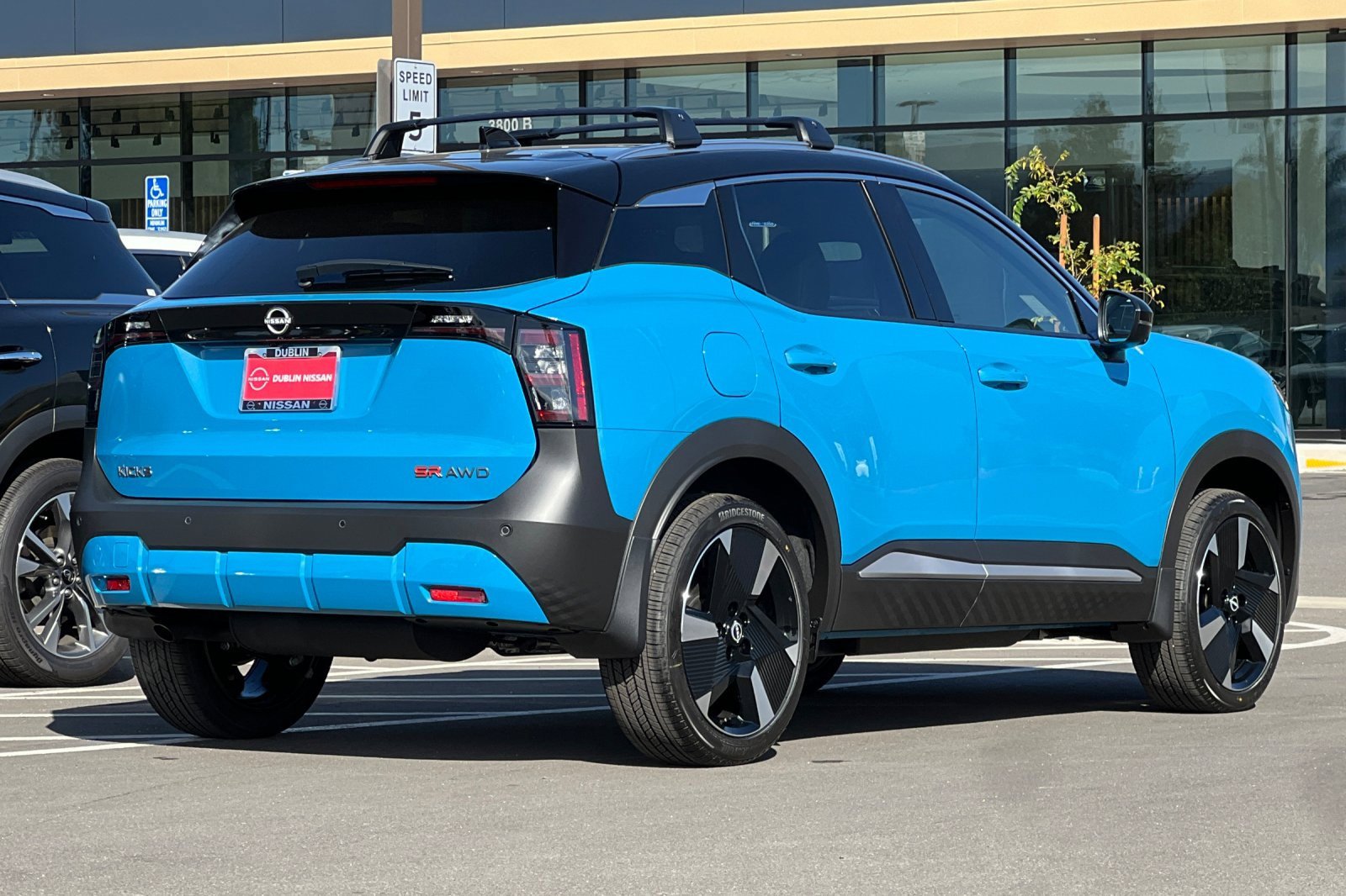 New 2026 Nissan Kicks SR w/ Cold Weather Package image 4