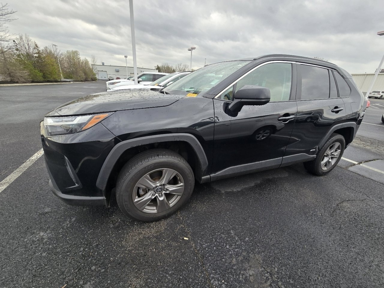 Used 2023 Toyota RAV4 LE image 4