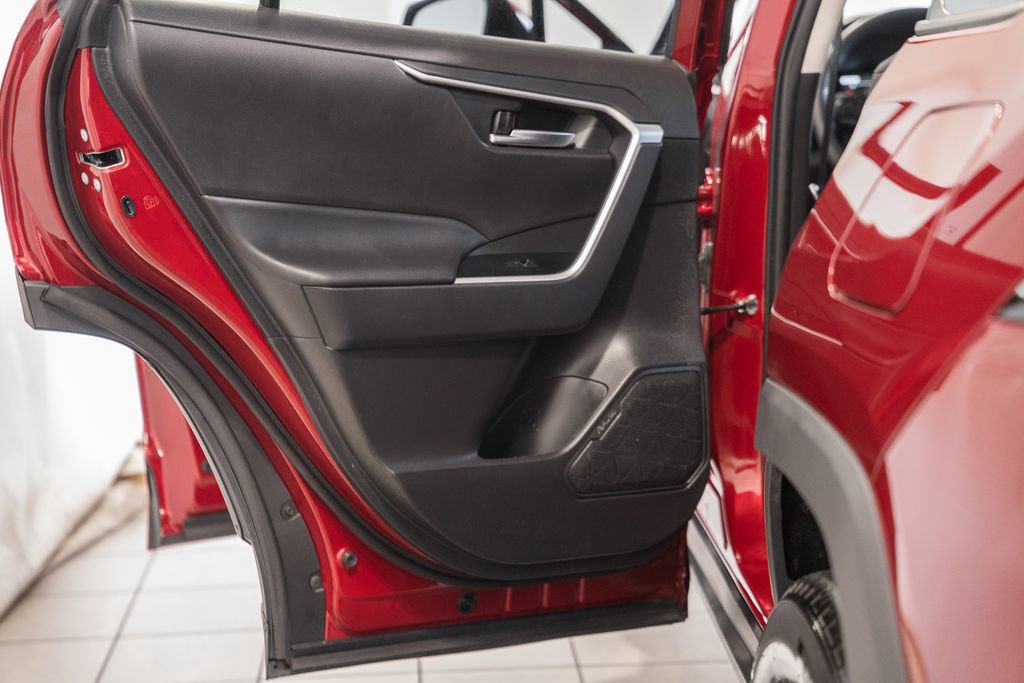 Used 2025 Toyota RAV4 XLE AWD/4WD image 34