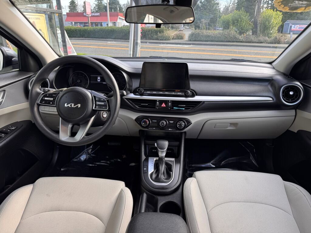 Used 2023 Kia Forte LXS image 18