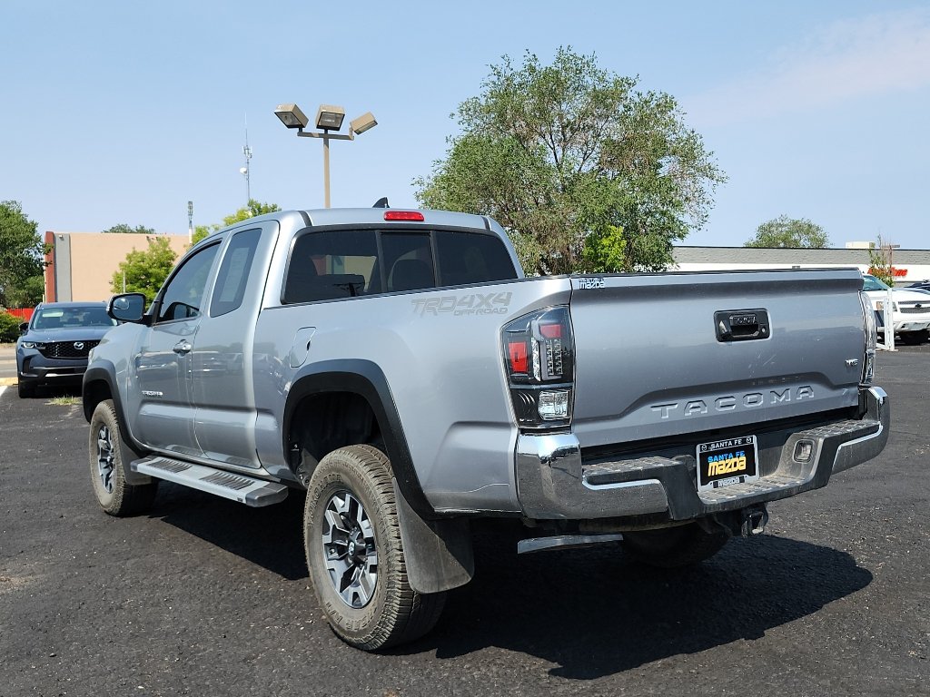 Used 2017 Toyota Tacoma TRD Off-Road w/ Tow Package AWD/4WD image 8