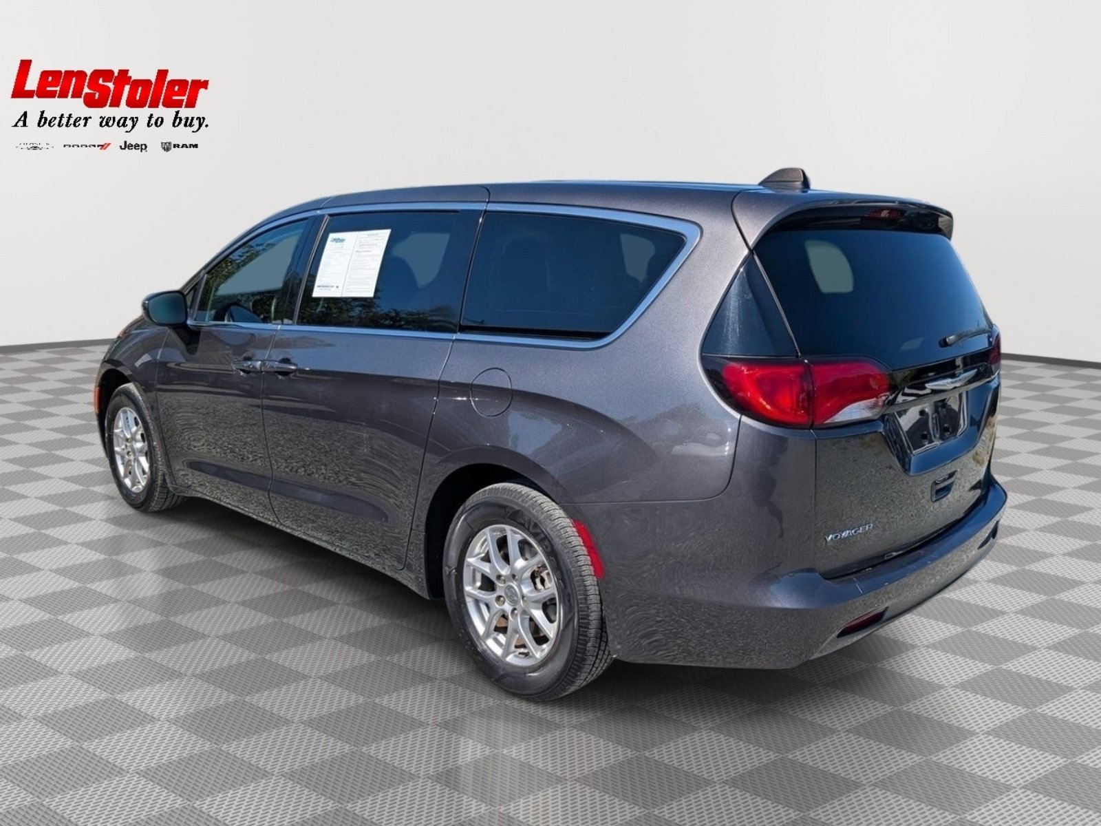 Used 2023 Chrysler Voyager LX FWD image 3