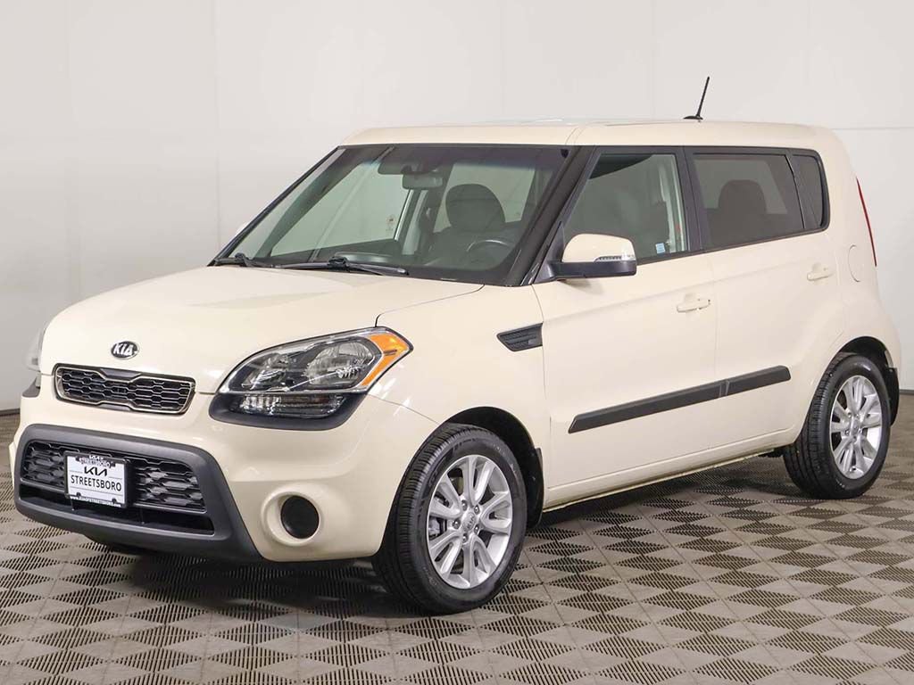 Used 2013 Kia Soul + FWD image 3
