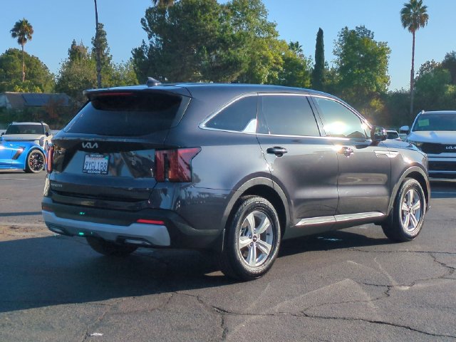 Certified 2026 Kia Sorento LX FWD image 3