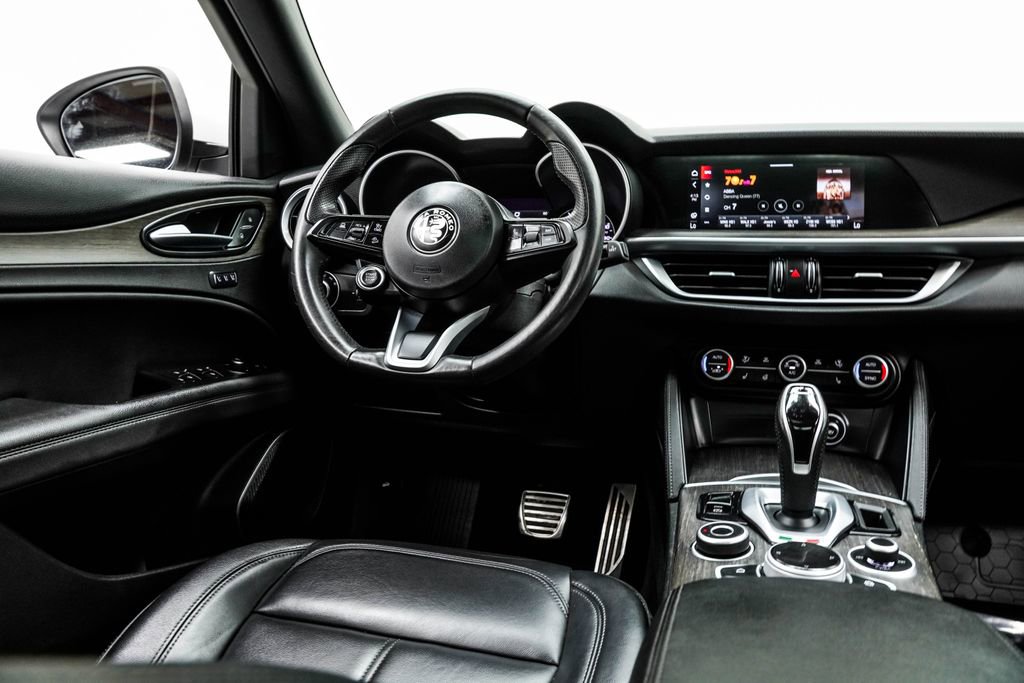 Used 2022 Alfa Romeo Stelvio Ti AWD/4WD image 21