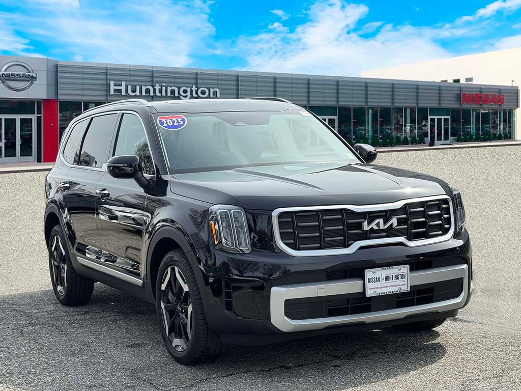 Used 2025 Kia Telluride S image 2