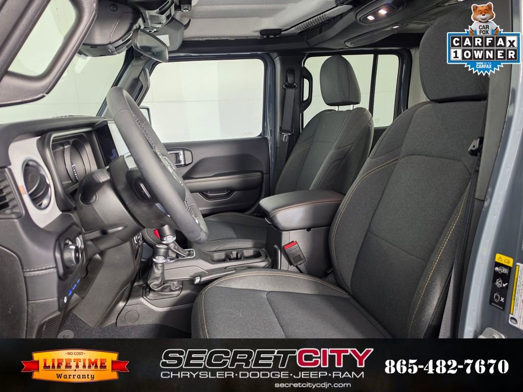 Used 2025 Jeep Wrangler Sahara 4xe image 10