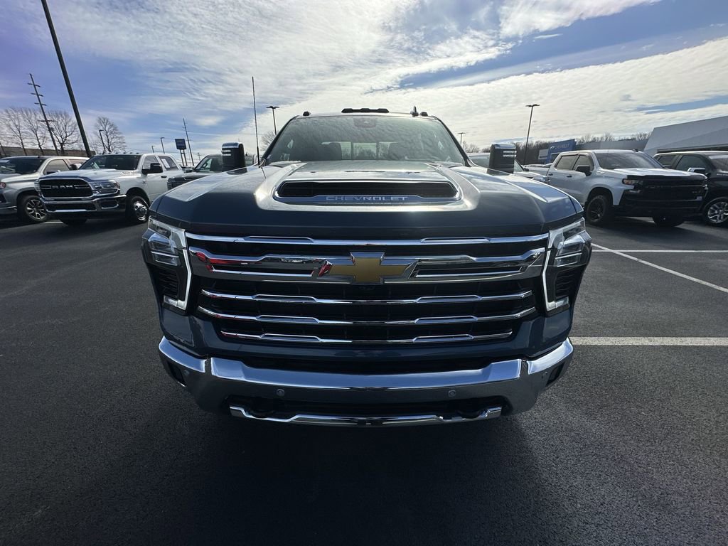 Used 2025 Chevrolet Silverado 2500 LTZ w/ LTZ Premium Package image 25